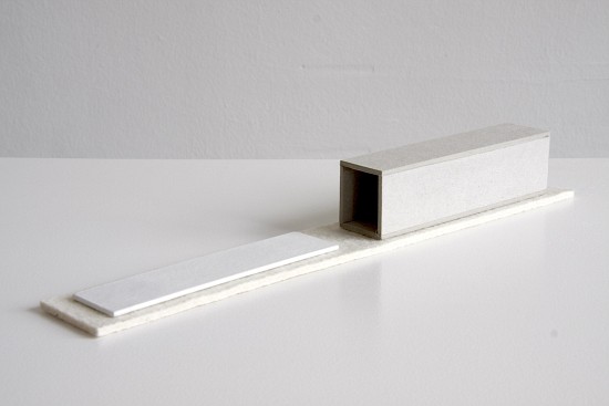 D�rte_Behn_Objekt-3-teilig_2013_35x5x4_5cm_Filz_Graupappe