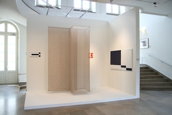 D�rte_Behn__Neuer_Raum_I_2011_Leinen_270x145x90cm_3_Grundrisse_Stahlemaille_2011